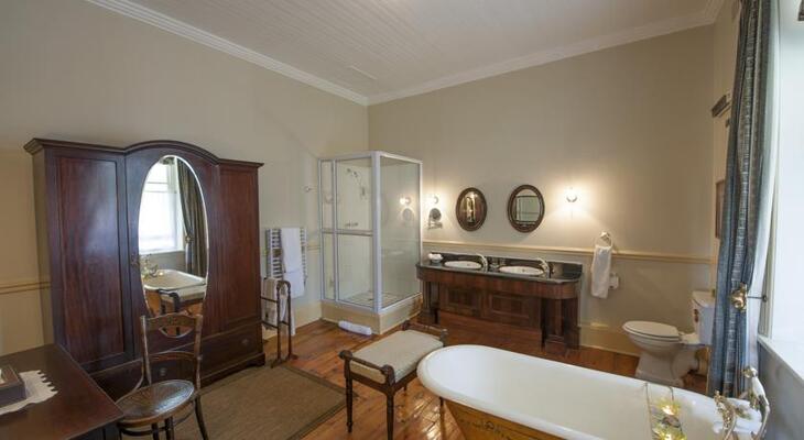 Hacklewood Hill Country House