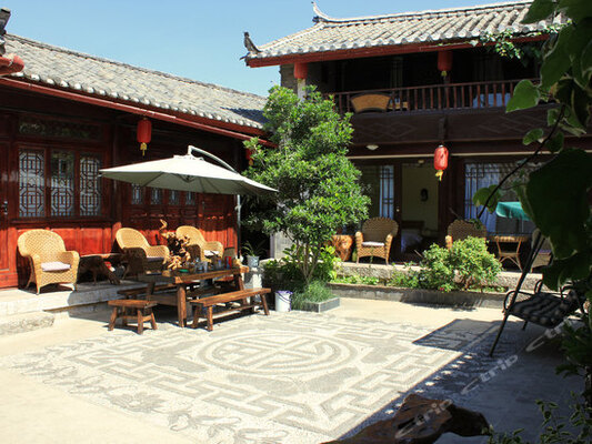 Moon Inn