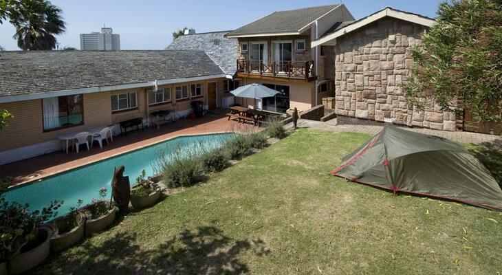 Lungile Backpackers