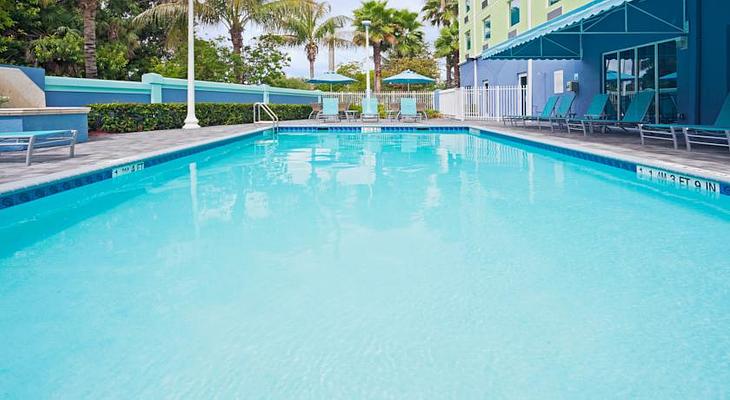 Holiday Inn Express & Suites Ft. Lauderdale Airport/Cruise