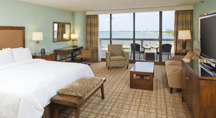 DoubleTree by Hilton Grand Hotel Biscayne Bay