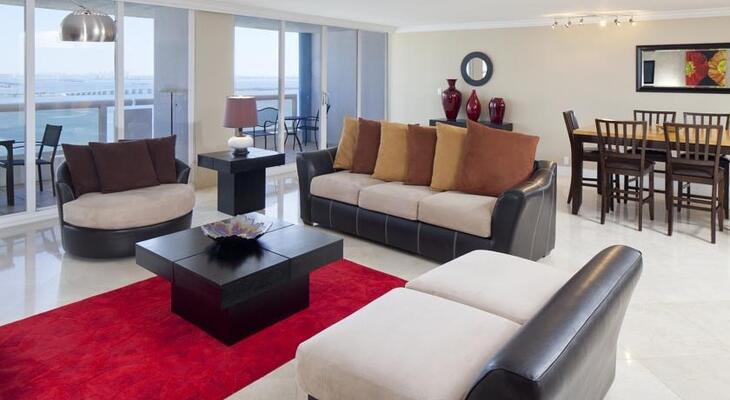 DoubleTree by Hilton Grand Hotel Biscayne Bay