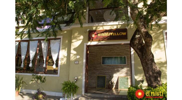 Casa Yellow Buzios Hostel