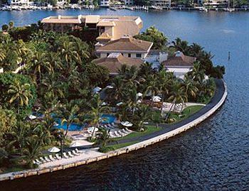 Palmeiras Beach Club at Grove Isle