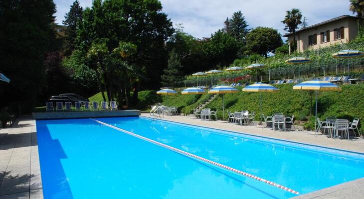 Hotel Montarina & Backpackers Hostel