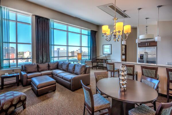 Holiday Inn Saskatoon Downtown, an IHG Hotel