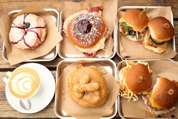 District Donuts.Sliders.Brew