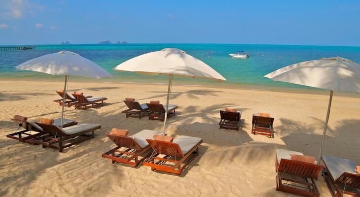 The Sunset Beach Resort & Spa, Taling Ngam