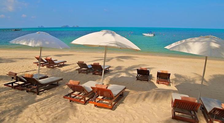 The Sunset Beach Resort & Spa, Taling Ngam