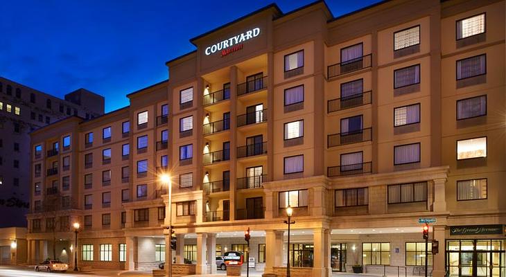 Courtyard by Marriott Milwaukee Downtown