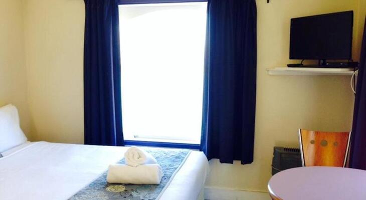 Colonial Village Motel