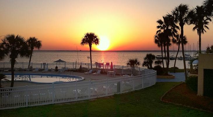 Quality Inn & Suites On The Bay Near Pensacola Beach