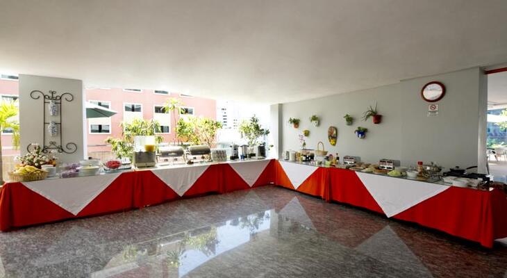 Torres de Alba Hotel & Suites