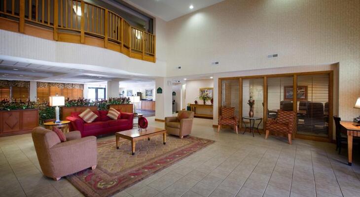 La Quinta Inn & Suites by Wyndham Raleigh Downtown North
