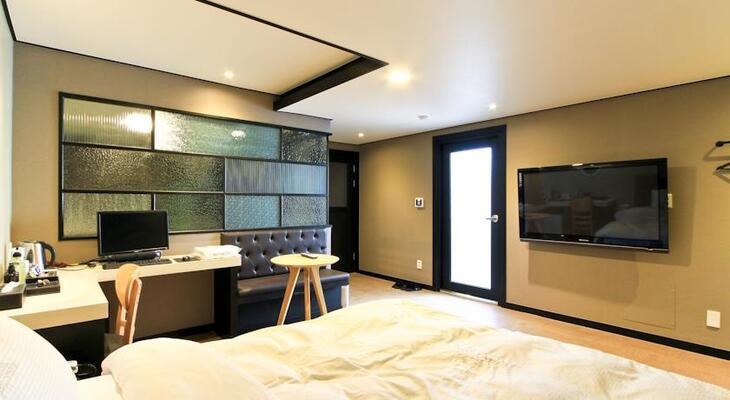 Elysee Hotel