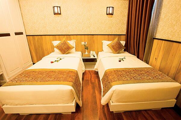 Golden Rain 2 Hotel