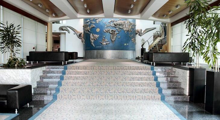 Radon Plaza Hotel