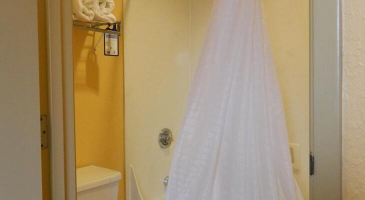 Best Western Carlton Suites