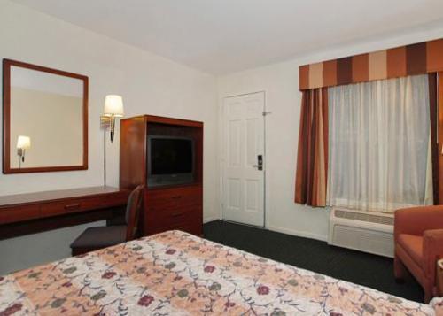 Rodeway Inn University / Downtown