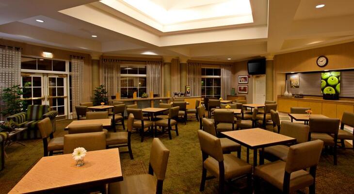 La Quinta Inn & Suites By Wyndham Greensboro NC