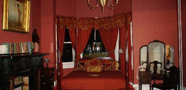 The Roses Heritage Inn