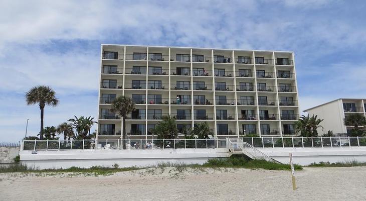 Days Inn by Wyndham Daytona Oceanfront