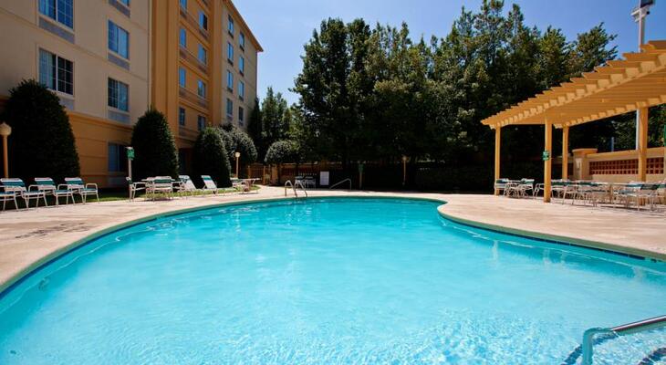 La Quinta Inn & Suites By Wyndham Greensboro NC