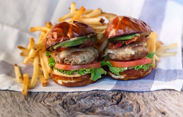 Puckett's Gro. & Restaurant