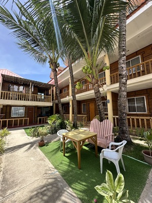 Yooneek Beach Resort