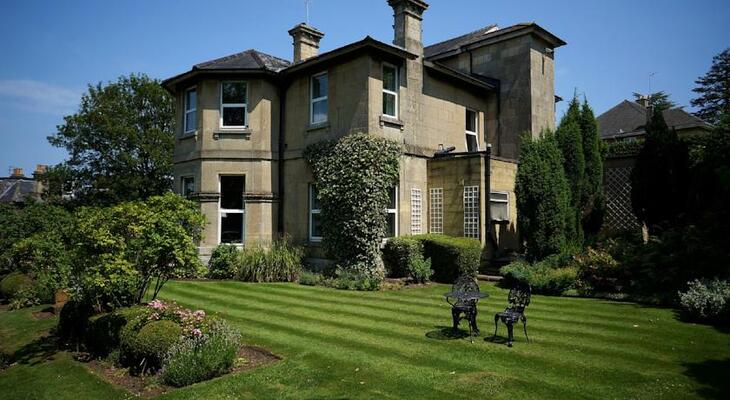 Leighton House