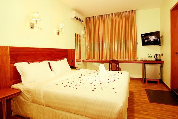 Hotel 8