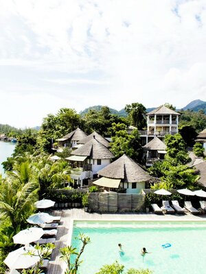 Aana Resort & Spa