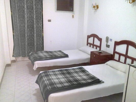 4 Seasons Hotel