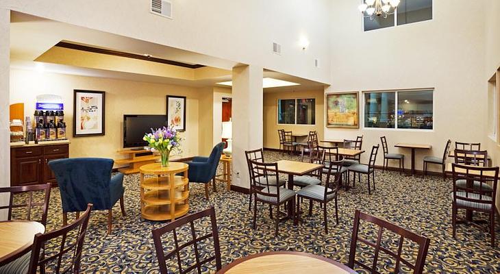 Holiday Inn Express & Suites Cincinnati SE Newport, an IHG Hotel