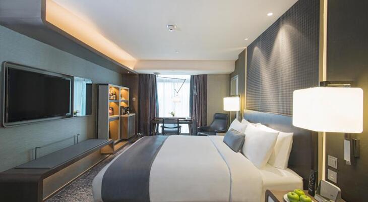 Royal Plaza Hotel