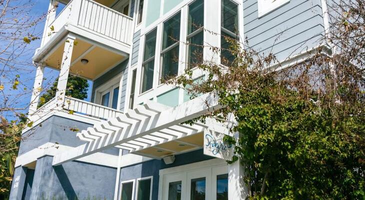Pacific Blue Inn