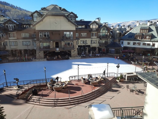 8100' Mountainside Bar & Grill