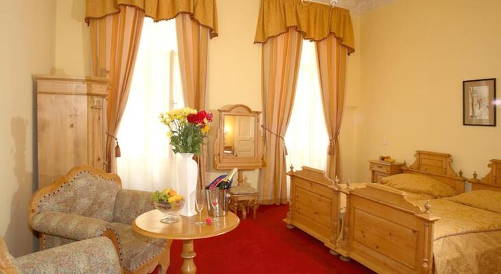 Heluan Hotel