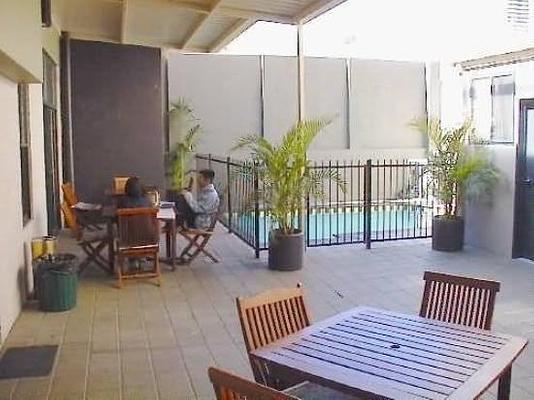 Globe Backpackers & City Oasis Resort