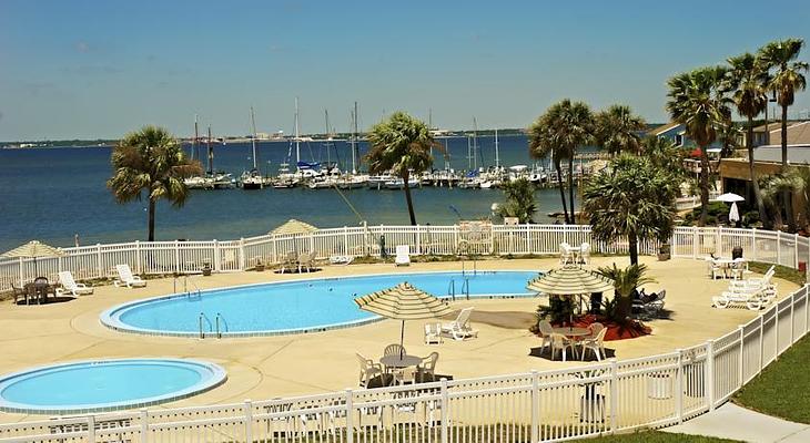 Quality Inn & Suites On The Bay Near Pensacola Beach