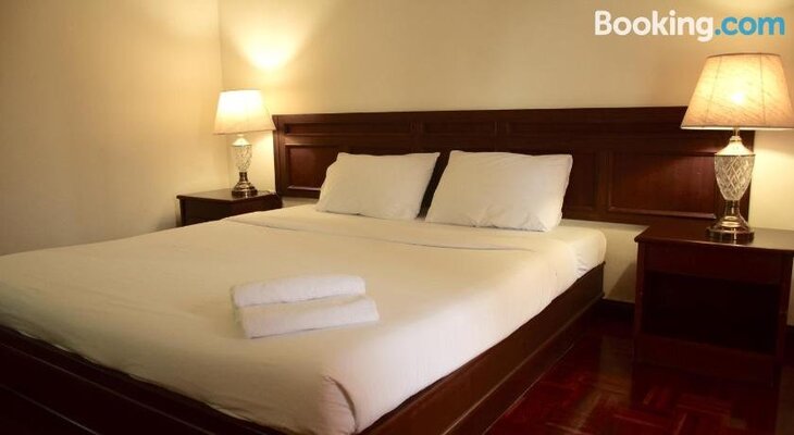 Puangpen Villa Hotel