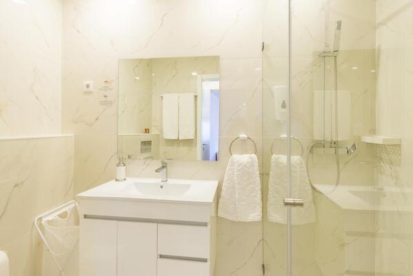 Tea 4 Nine Guest House & Bistro