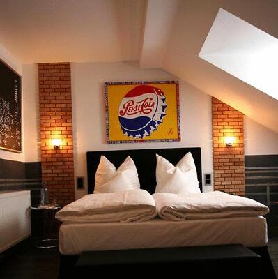 Hip Hotel