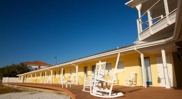 Edgewater Inn