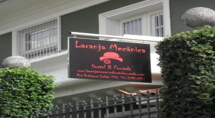 Laranja Mecanica Hostel & Pousada