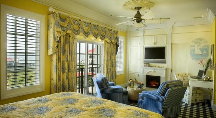 Harborside at Charleston Harbor Resort and Marina