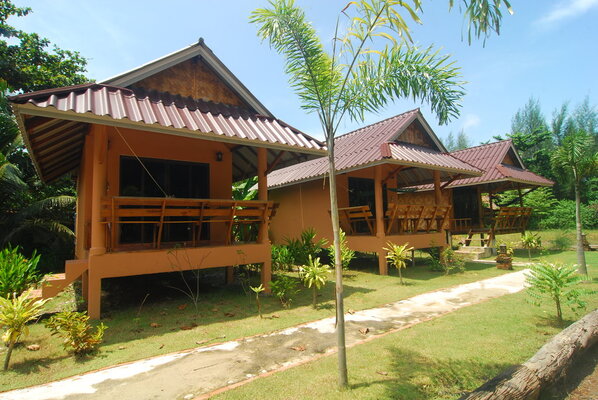 Lanta Pearl Beach Resort