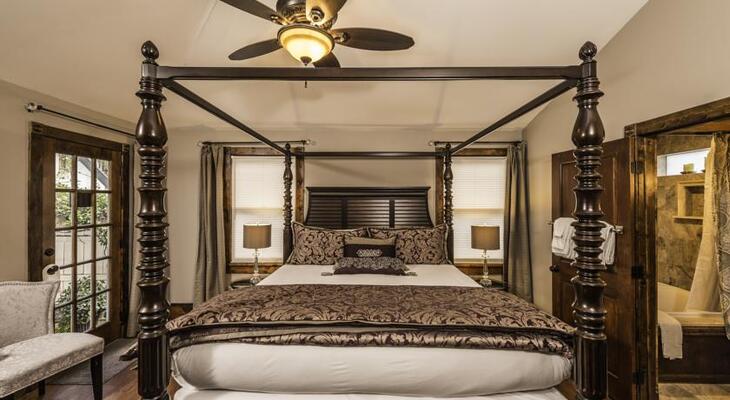 Carriage Way Inn Bed & Breakfast