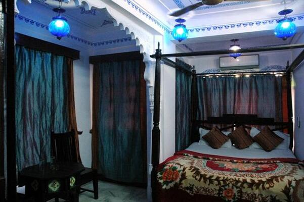 Jheel Guest House
