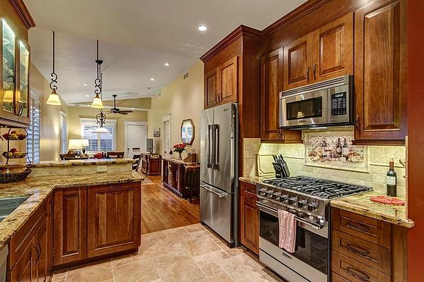 Hillcrest House Bed & Breakfast